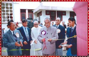 Mr. M.M. Jacob, cutting the ribbon to inauguarte the exhibition